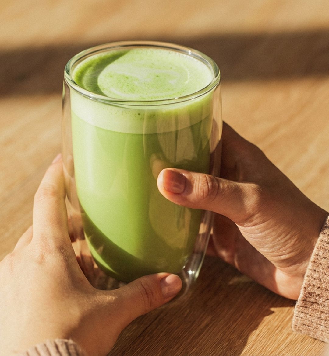 LATTE GELADO CHÁ VERDE E PISTACHE