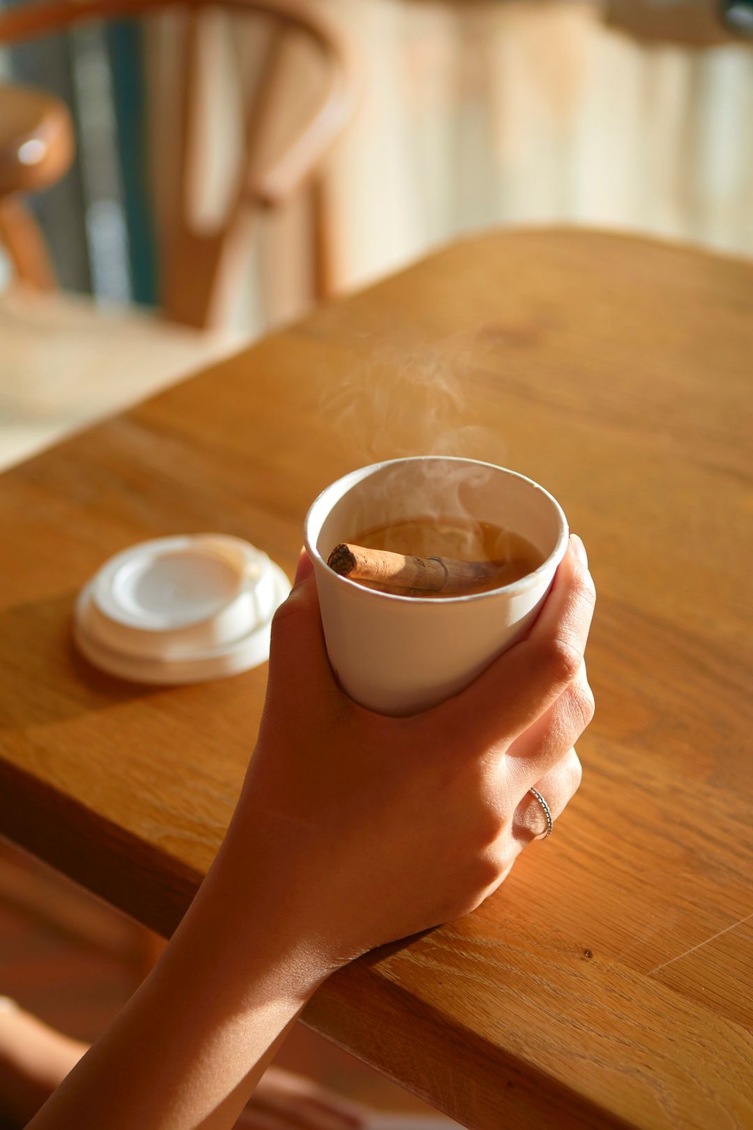PÊSSEGO E CANELA HOT TODDY